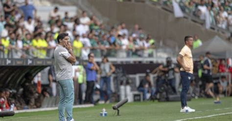 Abel Ferreira elogia São Paulo e protege Weverton