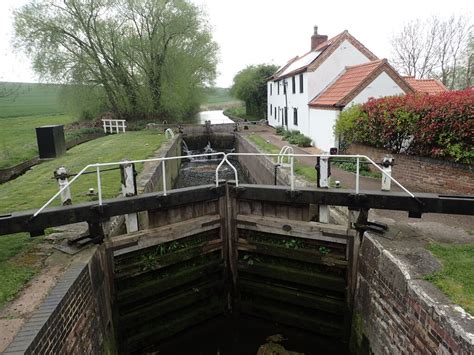 Gringley Top Lock On The Chesterfield Marathon Cc By Sa