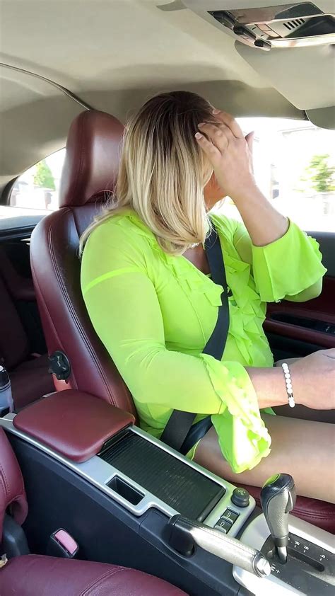 Amateur Crossdresser Kellycd Sexy Milf Sunday Morning Drive In