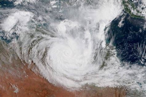 METEO VERONICA E TREVOR Due CICLONI Tropicali Spaventano L Australia