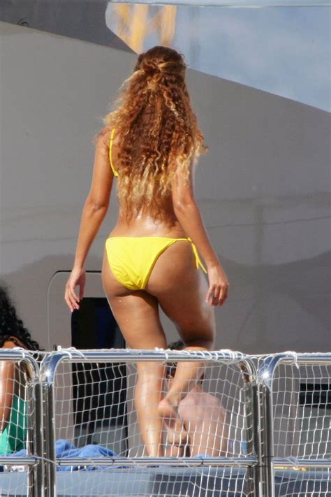 Beyonce Knowles Bikini Candids 9 Pics