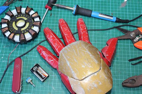 Realistic MK 42 Iron Man Glove 3D Printed With Weathering : 3 Steps ...