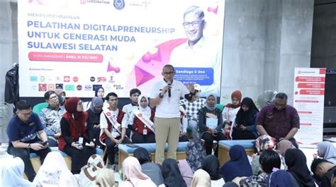 Sandiaga Uno Beri Beasiswa Wirausaha Kepada Ratusan Milenial Makassar