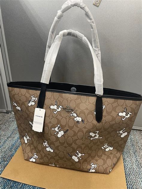 Coach×peanuts 史努比snoopy聯名托特包 名牌精品 精品包與皮夾在旋轉拍賣