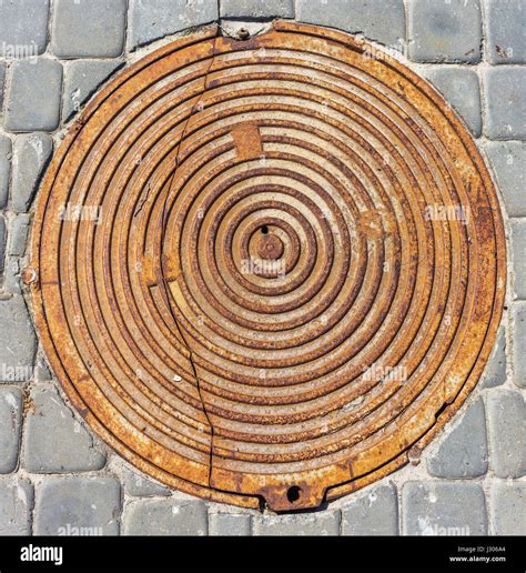 Manhole Detail Hi Res Stock Photography And Images Alamy