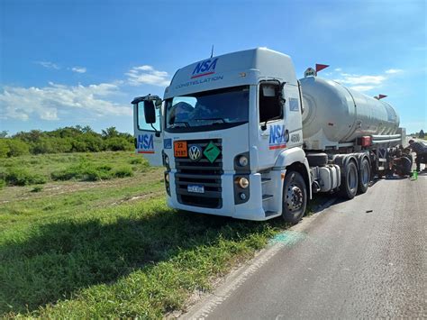 DOS CAMIONES CHOCARON EN RUTA 11 A LA ALTURA DE TACUARENDÍ LOS