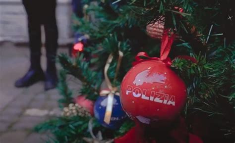 Video Gli Auguri Della Polizia Di Stato Per Un Sereno Natale