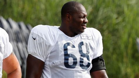 Report: Bears OL James Daniels to undergo MRI for pec muscle injury ...