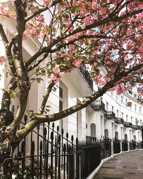 Hazy Spring Day In London Spring Scenery Places Around The World