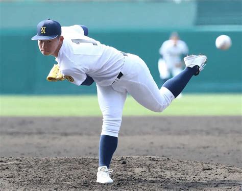 ＜大阪桐蔭・鳴門＞力投する鳴門の先発・冨田（撮影・後藤 大輝） ― スポニチ Sponichi Annex 野球