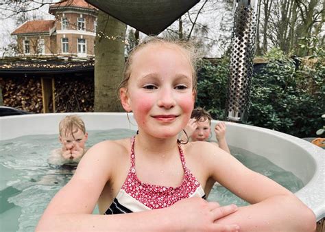 Team Bikini Of Team Badpak Wij Hebben De Oplossing