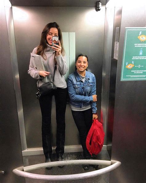 Elevator Selfie Scrolller