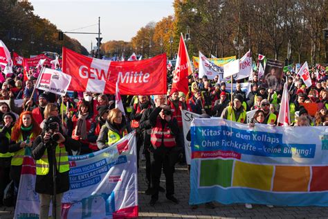 Zwei Tage Ohne Kita Erneut Warnstreik Von Erziehern Und Lehrern In Berlin