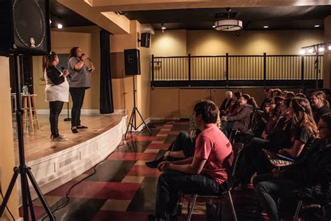 Comedy duo draws laughs from OWU students – The Transcript