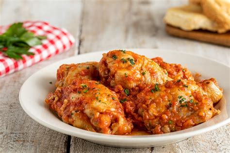 Come Cucinare Il Pollo Alla Cacciatora Ricetta Con Immagini Pollo Hot