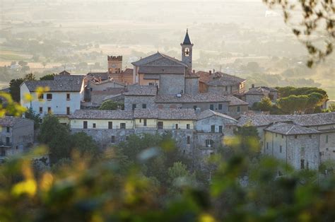 Il Castello Dei Sogni Esiste E Nel Diventato Uno Dei Borghi Pi