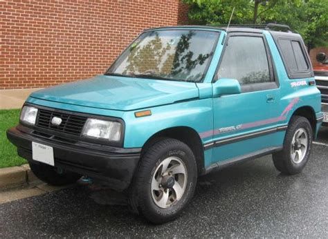 1996 Geo Tracker LSi 4-Door 4WD VIN Lookup - AutoDetective