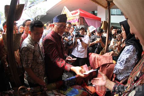 Foto Mendag Zulkifli Hasan Hadiri Satu Hari Bersama Jambi