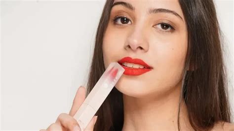 10 Best Waterproof Lipsticks in India for your Perfect Pout [August, 2024]