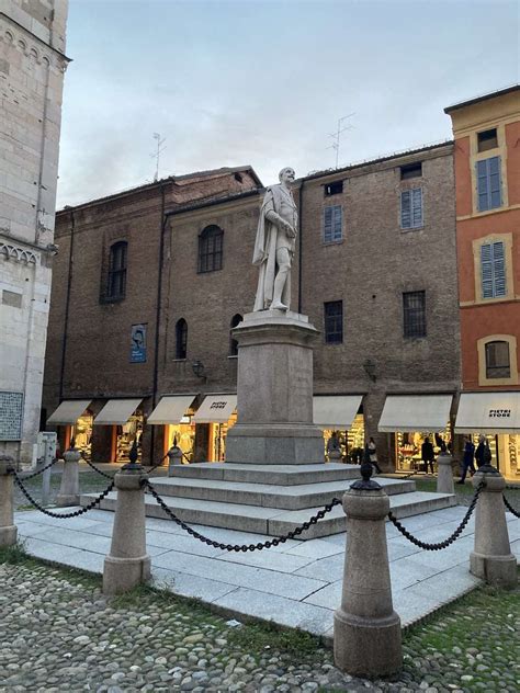 Monumento a Alessandro Tassoni rompecabezas en línea