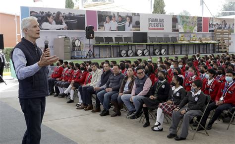 Entrega Del Mazo Rehabilitaci N De Escuela Secundaria