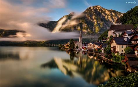 Odbicie Jezioro Góry Hallstatt Austria Domy Alpy Salzburskie