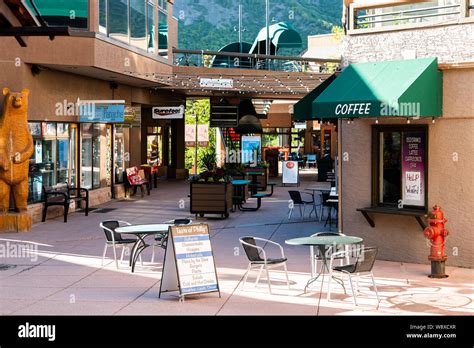 Aspen Shopping Center - Aspen mall hi-res stock photography and images - Alamy