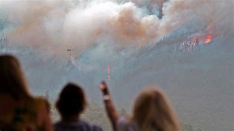 El Incendio De Tenerife Quema Más De 2 000 Hectáreas Y Provoca El