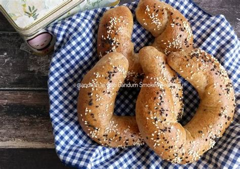 Resep Roti Gandum Smoked Beef Keju Dough Dengan Olive Oil Oleh Bunda