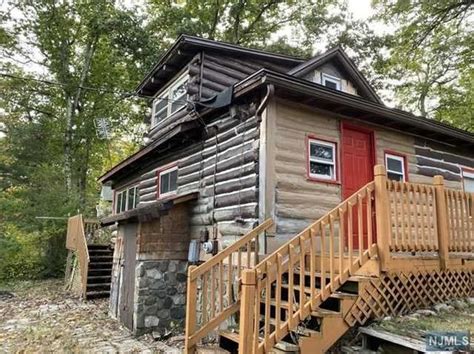 Log Cabin - West Milford Real Estate - 5 Homes For Sale | Zillow