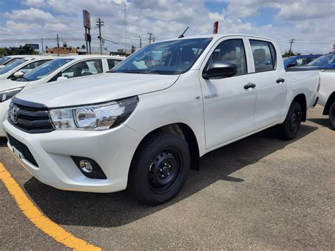 TOYOTA HILUX 2023 - Vehículo Perfecto