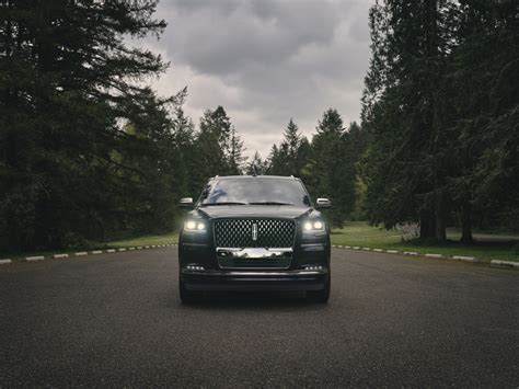 2022 Lincoln Navigator Adds Chroma Caviar Dark Gray Color First Look