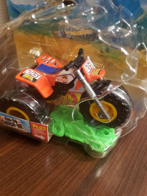 2022 HOT WHEELS MONSTER TRUCKS TRI TO CRUSH ME NEW MODEL TRIKE 3