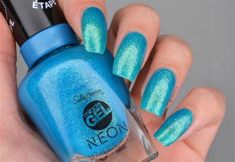 NAILS Sally Hansen Miracle Gel Neon In Chill Out And Weekly Chat