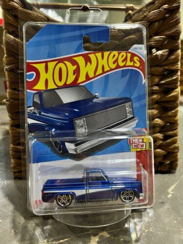 Hot Wheels Case Q Mainline CHEVY SILVERADO Int Card FREE PROTECTOR EBay