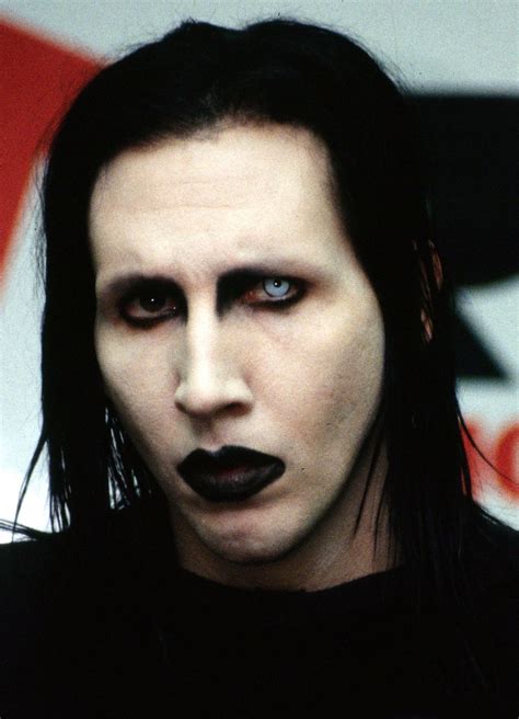 Fara Machiajul Lui Strident Pare Alt Om Marilyn Manson Asa Cum Rar