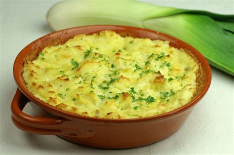 Cheesy Potato And Leek Pie Recipe Recipes Leek Pie Cooking Recipes