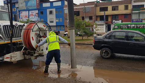 San Juan de Lurigancho reportan nuevo aniego por rotura de tubería que