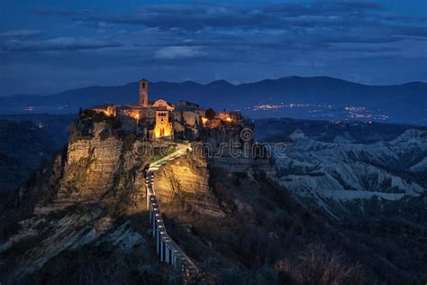 Nightlife Intimacy In Civita Di Bagnoregio