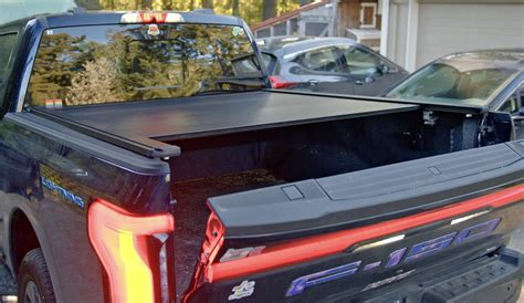 Video How To Install A Retrax PowertraxPRO XR Tonneau Cover Ford