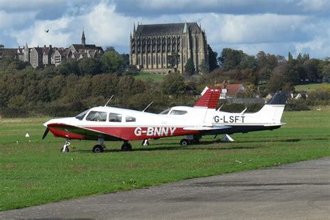 G Bnny Piper Pa Cherokee Warrior Ii Shoreham Airport Graham