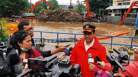 Populer Banjir Jakarta Ada Yang Capai Meter Gubernur Anies Baswedan