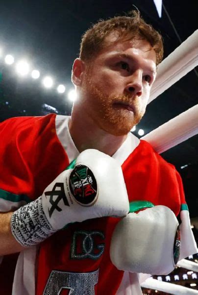 Canelo Álvarez lo hizo de nuevo vuelve a presumir su fortuna con una