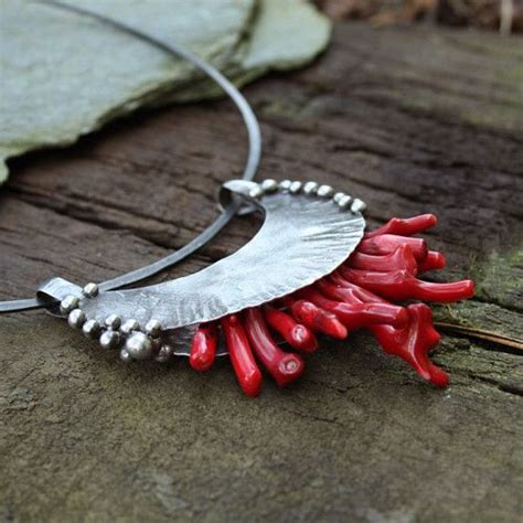 Korálový | Jewelry inspiration, Unusual jewelry, Artistic jewelry