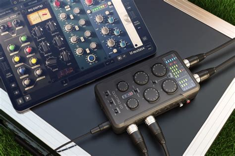 IK Multimedia iRig Pro Quattro I O プロ仕様のモバイルオーディオ MIDIインターフェース