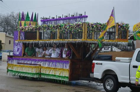 Rain Or Shine Mardi Gras Parade Marches On Desoto County News