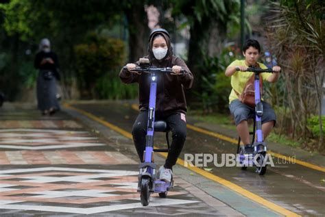 Pelajar Jatuh Dari Sepeda Listrik Beam Di Tugu Kujang Pelipis Sobek