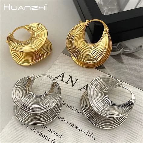 Huanzhi Vintage Metal Brass Gold Plated Irregular Striped Large Ear