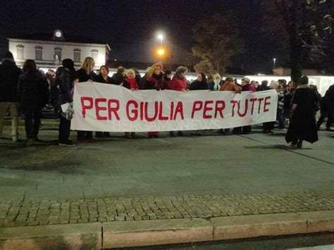 Altri Due Femminicidi A Bergamo Altra Manifestazione Contro La Violenza