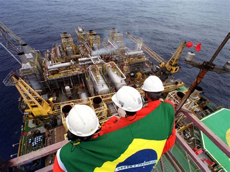 PETROBRAS Leader Mondial d Exploitation Pétrolière en Eaux Profondes